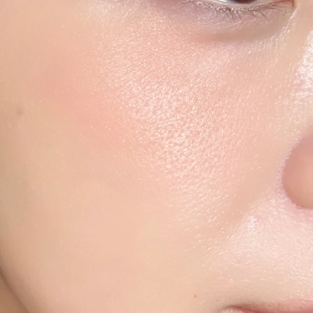 ヴィセ レイヤードフルリチーク PK-6 ポピーコーラルの塗布写真