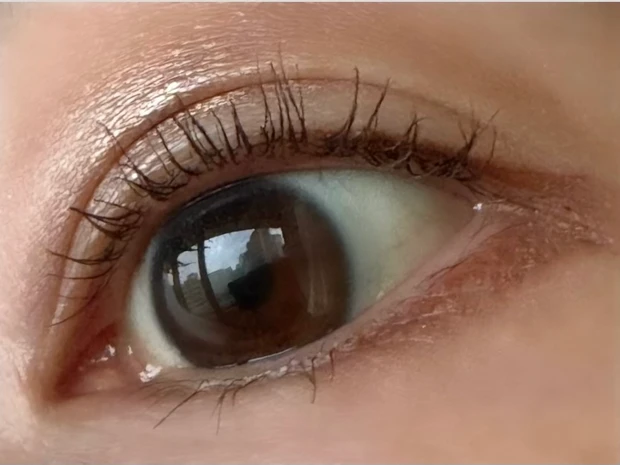 02 インウイ　マスカラ　アイメイク