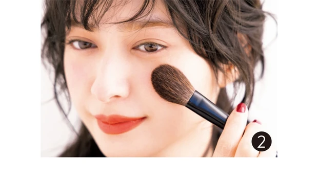 2 横だ円形に青みピンクを