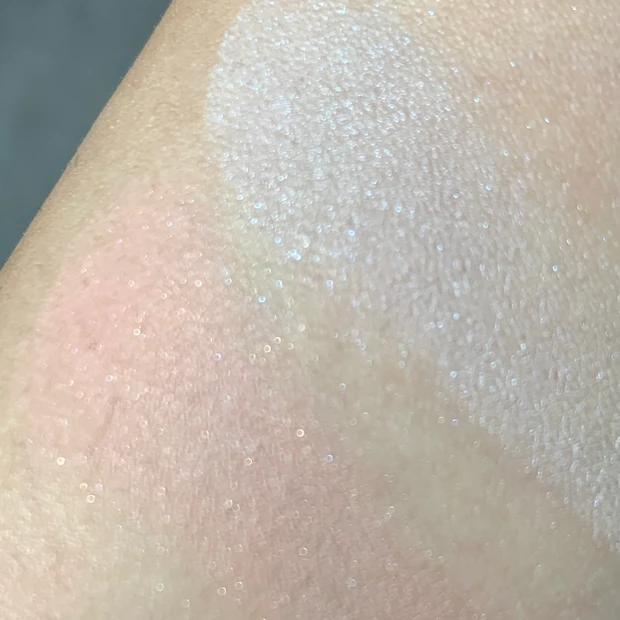 SUQQU スック ブラーリングカラーブラッシュ 08透眺 色味スウォッチ 拡大