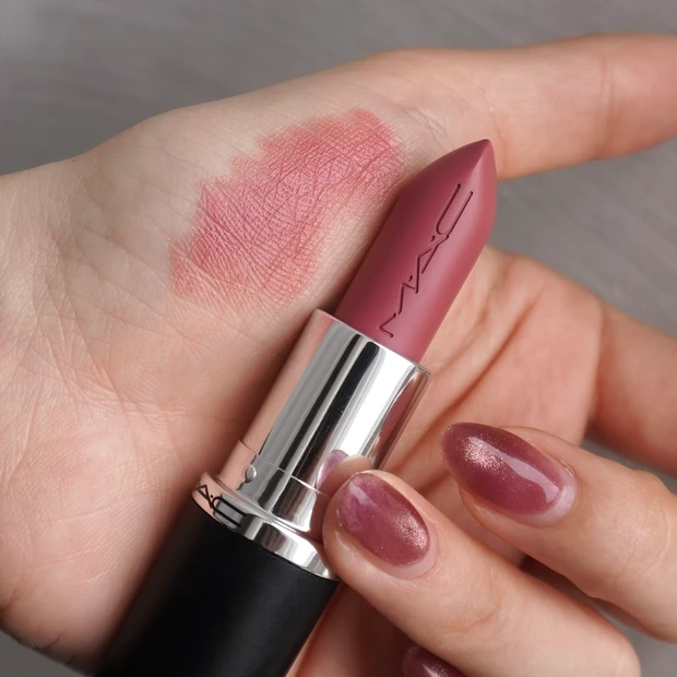 MAC マック ヌードカラー ヌードリップ  マキシマル スリーク サテン リップスティック 824 シッティング プリティ