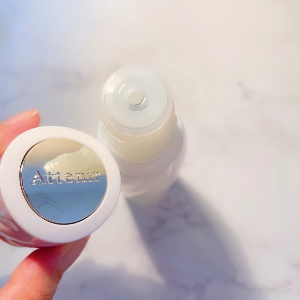 美白とシワ改善のW効果を実現した、大人女性のためのスキンケアラインの「ドレススノーローション」のご紹介_2_2