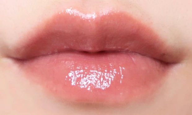 ジェリー ティント リップカラー　004　着画