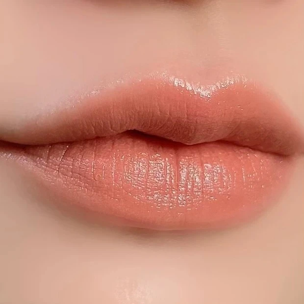 クレ・ド ・ポー ボーテ ルージュ ア レーブル 10