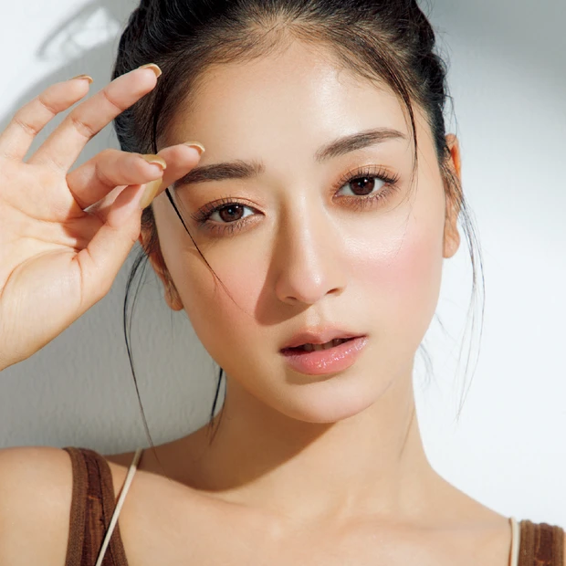 みちょぱが纏うテラコッタメイク！NAYA流・夏映えフェイスの作り方