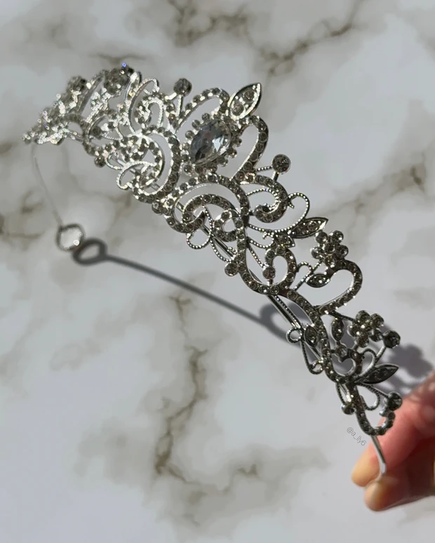 結婚 結婚式 前撮り フォトウェディング 準備 SHEIN おすすめ 小物 ドレス タキシード ティアラ