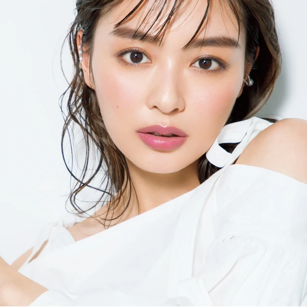 新作1点投入で垢抜ける！ 岡野瑞恵さんが教える「＋α」のネオコンサバメイ…