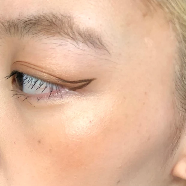 【日焼けメイク】太陽に愛されたお肌になる！ソーラーグロウ イルミネーティングパウダー デュオ【夏肌】_4_1