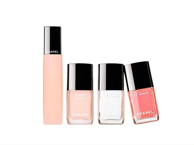 シャネルの夏色ネイルとネイルケアアイテムは6月10日発売