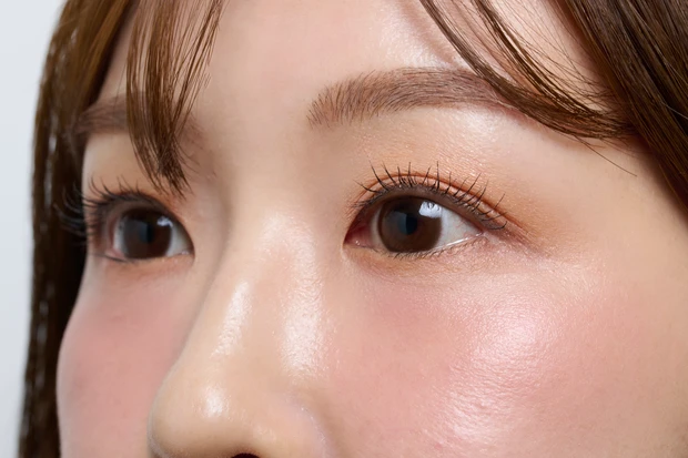 クリスマスコフレ 2025　スック　シグニチャー カラー アイズ 150 光飾　塗ってみた