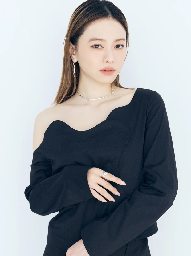 アイラインを効かせた大人の【甜妹メイク】で、山本舞香さんが小悪魔系美女に変身！