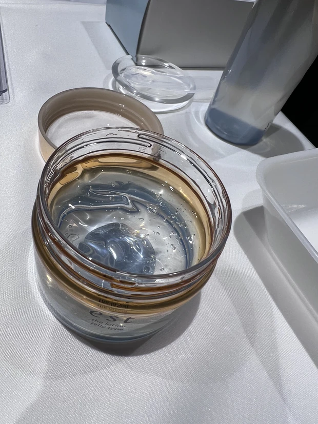 \新商品/est 化粧水ジェル