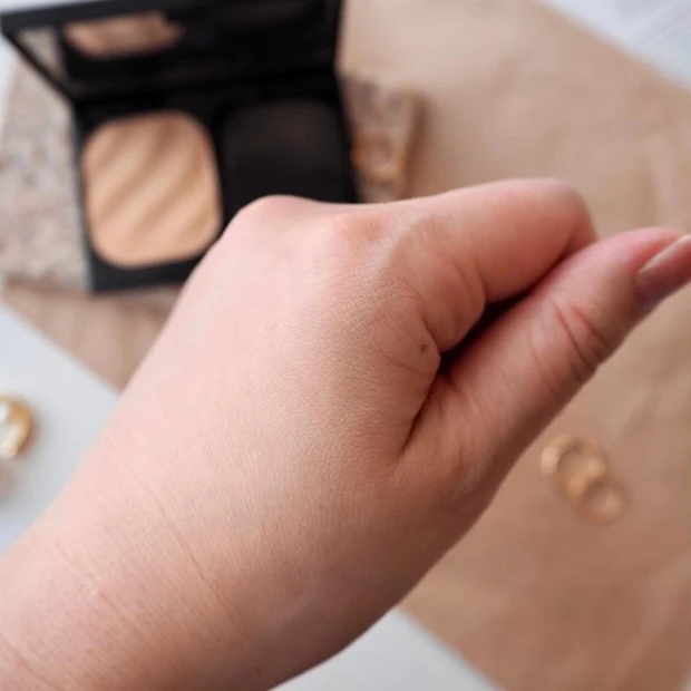 【カネボウ ファンデーション】メルティフィール ウェア スウォッチ2