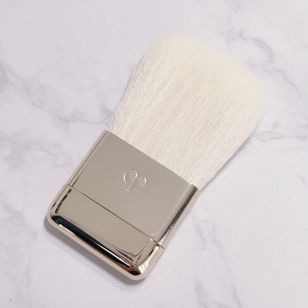 女優のような上品ツヤ肌つくりに欠かせない！クレ・ド・ポー ボーテのル・レオスールデクラを二度と手放せない理由【MAQUIAインフルエンサーのオッス！推しコス】_3_2