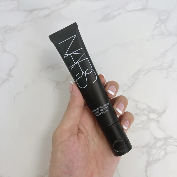 毛穴を目立たせない部分用下地「NARS ソフトマットプライマー」