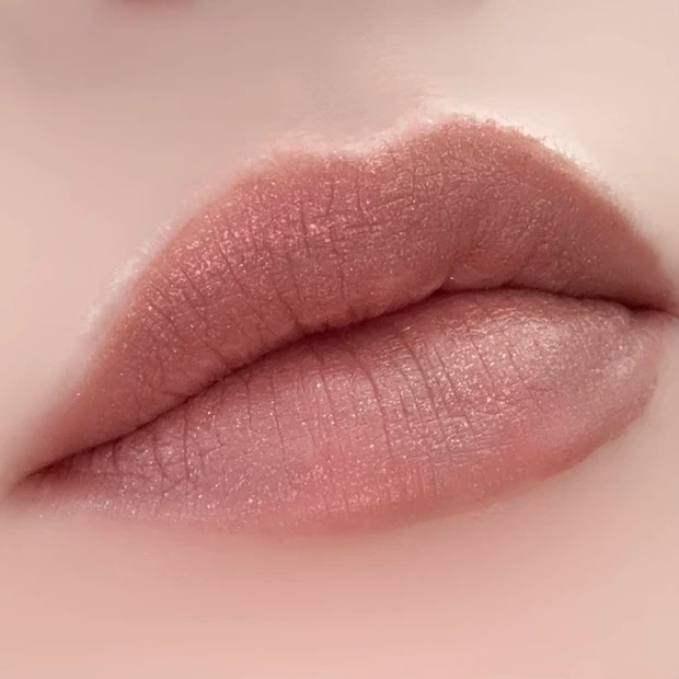 Dior ルージュ ディオール シークイン リキッド デュオ 520 イリュージョニスト イエベ秋