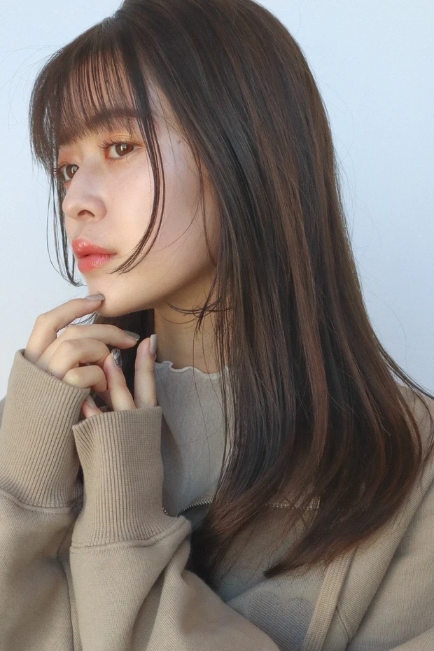 ミディアム ヘア 髪型 ヘアスタイル 前髪あり ヘアカラー