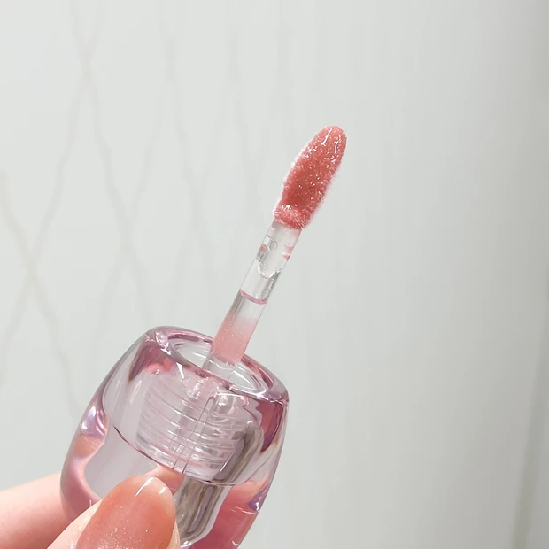 【DAISY DOLL（デイジードール）】発売前からバズっている話題の新作！艶リップグロスをレビュー_3_2