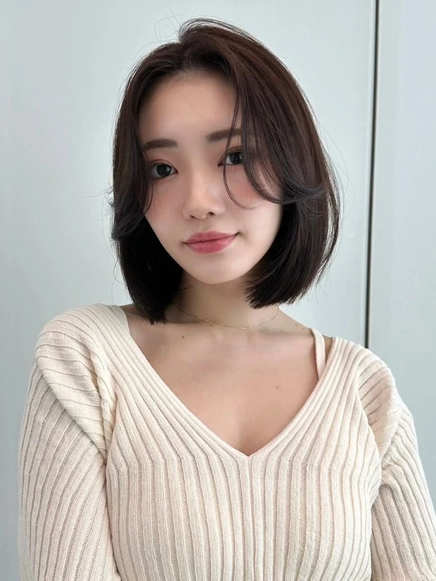 Belleの髪型・ヘアスタイルまとめ_ボブヘア_【大人に似合うボブ】落ち着きのある印象が楽しめる、長めバングのタッセルボブ