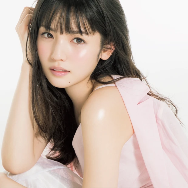 道重さゆみさんの美肌story 輝くピュア肌に隠された努力とは Maquiaメイク Line News