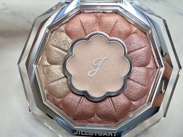 【アラサー世代に伝えたい!】パケだけじゃない!アラサーの私が今、ジルスチュアートコスメを推す理由【ジルスチュアートブルームクチュールアイズ】
_2_1