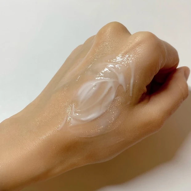 【美白】にくすみ・ハリ・弾力と【エイジングケア】もできちゃう！オーガニックコスメから美白ラインが登場⭐︎_3