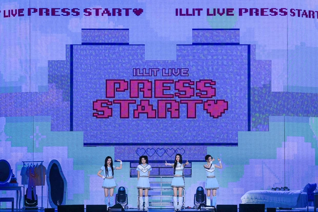 ILLIT LIVE ’PRESS START♡'　TOYOTA ARENA TOKYO ライブレポ　水色チア衣装