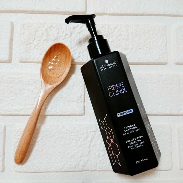 サロンクオリティのヘアケアを自宅で毎日できる 夢みたいなシュワルツコフのファイバークリニクス トライボンド シャンプー_2