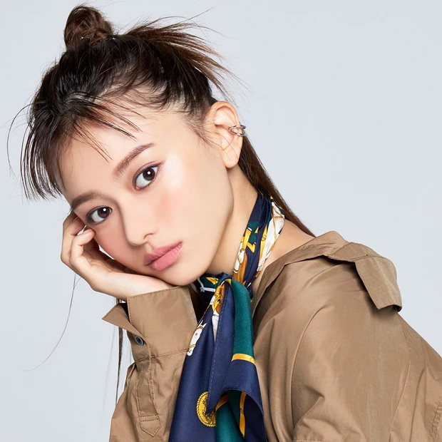 山本舞香もラフなアレンジがお気に入り！ カンタン可愛いハーフアップお団子