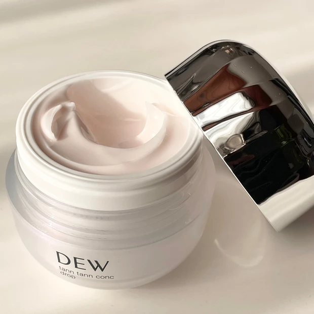 頬のもたつきや肌の乾燥感にヒアルロン酸