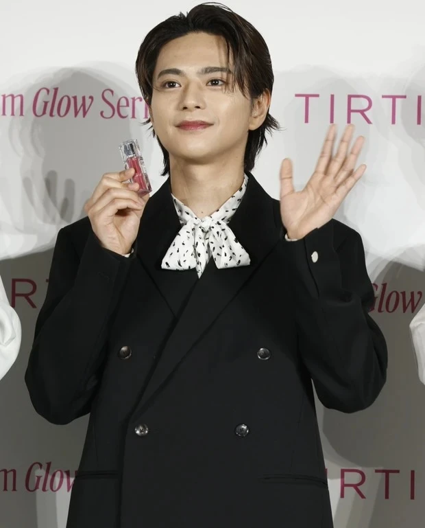 TIRTIR ウォーターリズムグロウティント 佐藤勝利さん 01 MAUVE ROSE