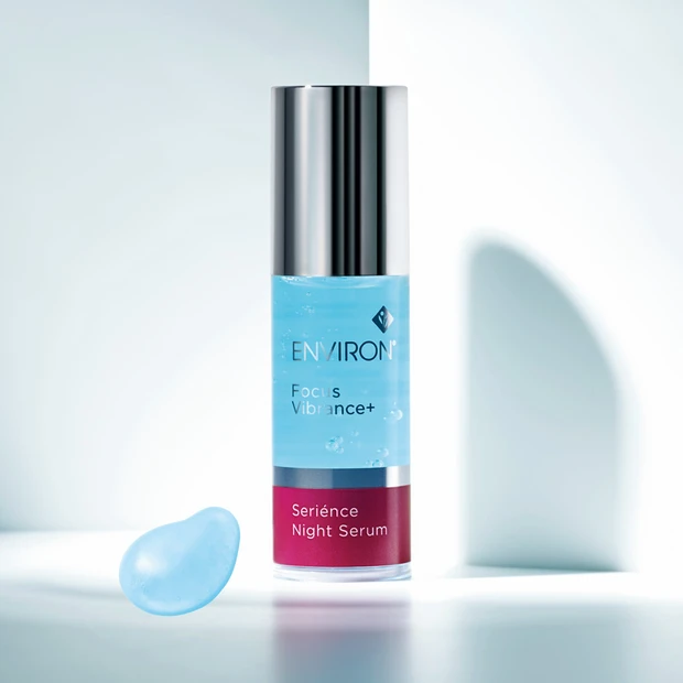 鈴木えみさんが愛用する美容液とは?