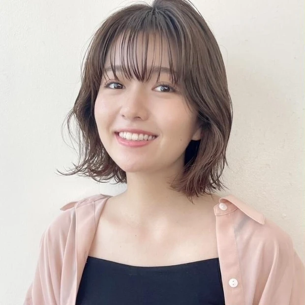 【8位】【30代・40代におすすめ】子どもっぽくならない外ハネ+S字カールの大人ボブ