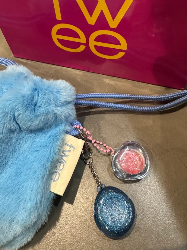 【フィーアジト名古屋】fwee フィー 名古屋