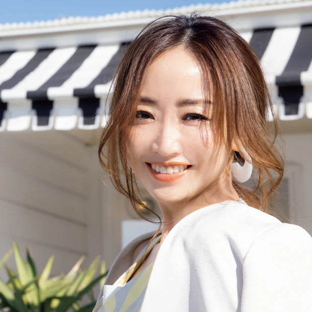 神崎流テクが満載! 気分を前向きにするメイク&ファッションの秘訣