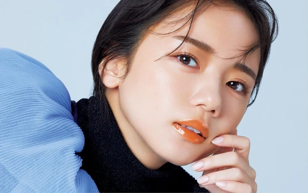 【8位】秋リップの注目カラーは「ウォーム コーラル」。新作リップ10本を塗り比べ&チャート