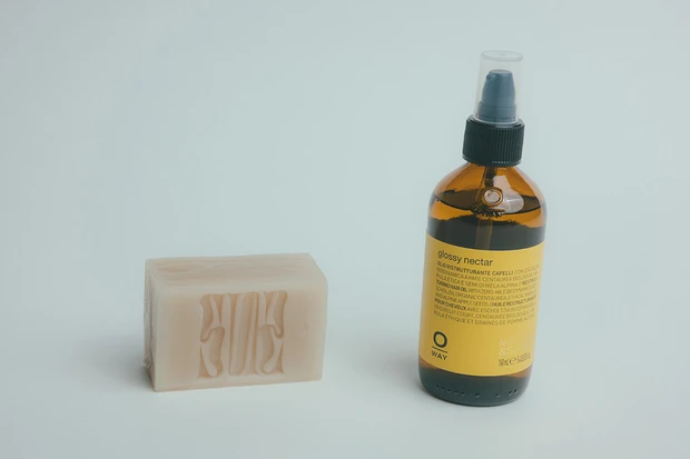 山口紗弥加さん愛用品　ボディケア　SKUNAモイスチャーバーム　ヘアケア　ORGANIC WAY グロッシー・ネクター