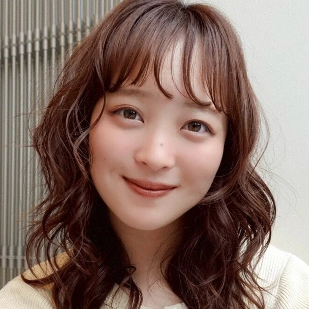 【ミディアムパーマ】ふんわりボリューム×ピンクベージュで大人可愛い印象に