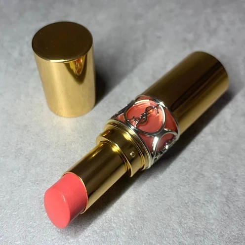 【おすすめ粘膜リップ⑦】 イヴ・サンローラン ボーテ(YSL)「ルージュ ヴォリュプテ シャイン」 人気色「No.15 コライユスポンティニー」