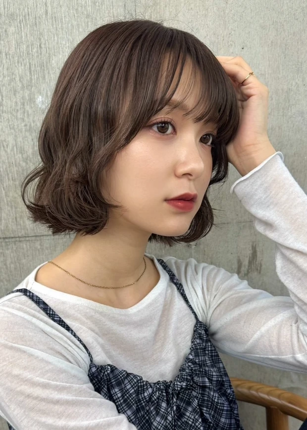髪型　小顔ボブ　ボブヘア　パーマ風　スタイリング