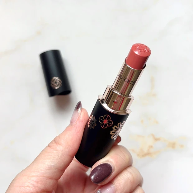 ルージュ デコルテ クリームグロウ 26G Blooming Kissのパッケージ写真