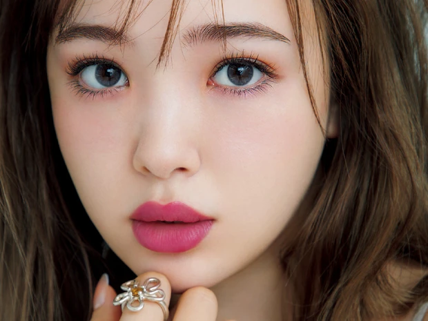 CHANEL レ ベージュ ヘルシー ゴールデン グロウ パウダー チーク 94130381_32040_d_500.jpg