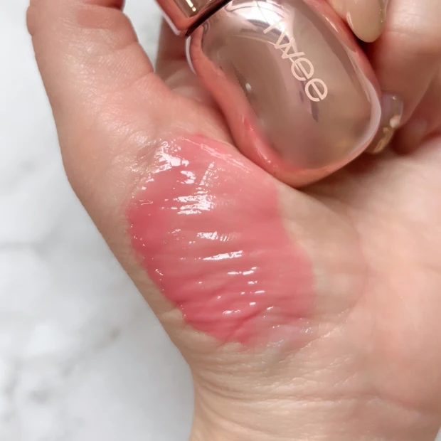 fwee】バズリップの新色「3Dボリューミンググロス ピーチ70%」を