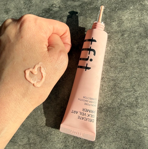 【Qoo10メガ割即カゴ】神崎恵・小田切ヒロ絶賛！毛穴一掃下地「TFITアートプライマー」_3