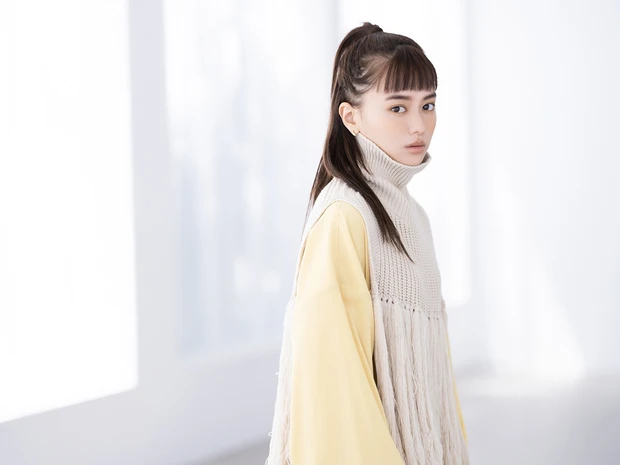 定番ハーフアップの進化形って? 【山本舞香×北原果】あえてのきっちりハーフアップが新しい!_2