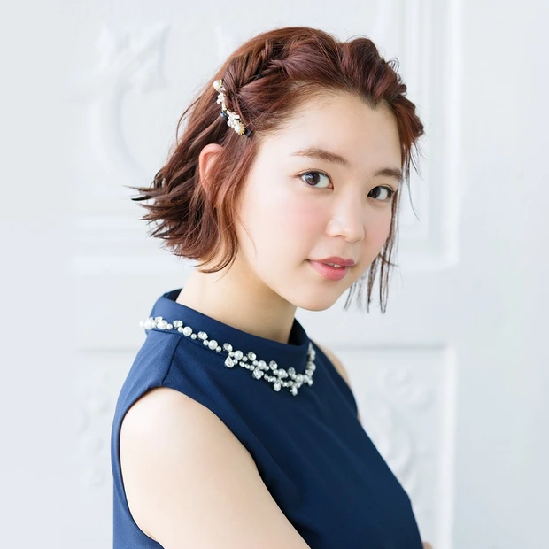 ボブ ヘアアレンジ くるりんぱで簡単にできる、結婚式や二次会におすすめの華やかアレンジ