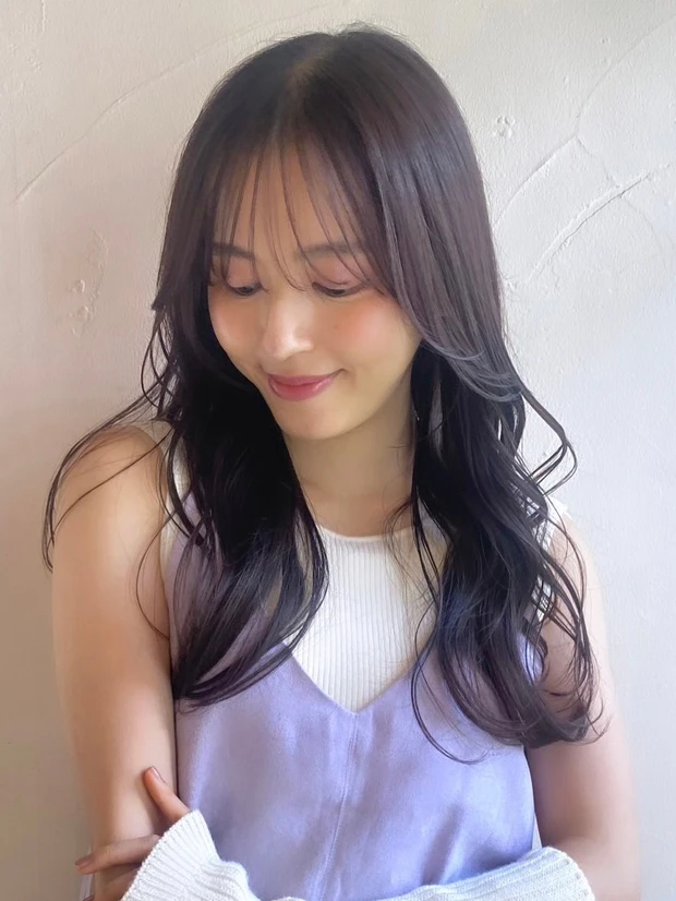 ロング　ヘア　髪型　ヘアスタイル　前髪あり　シースルーバング