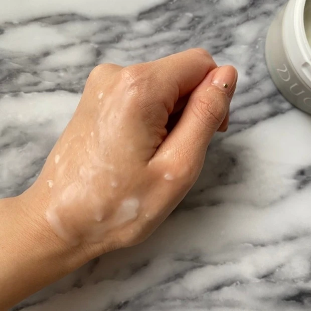 【SNSでも話題のDUO】敏感肌さんも注目！薬用のクレンジング&洗顔フォームでゆらぎ肌を立て直そう！_3