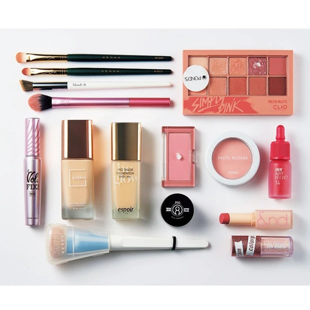 アイドル・宮脇咲良さんのポーチ