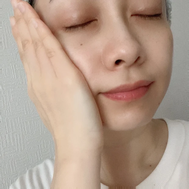 心地よい刺激がクセになる新感覚美容液【アスタリフト スパークル タイト セラム】_3